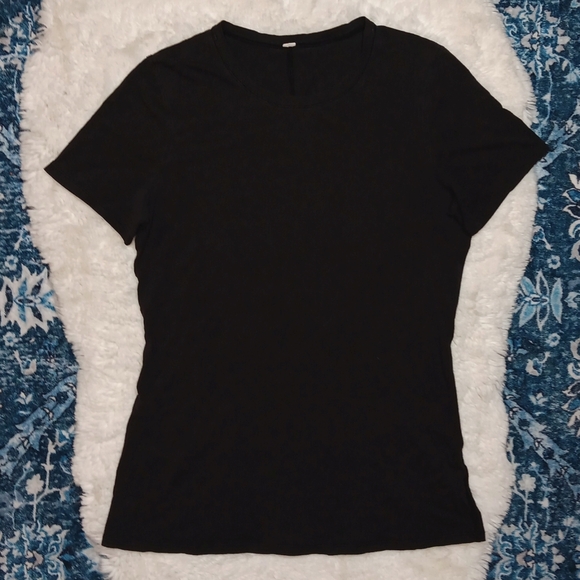 lululemon athletica Tops - Lululemon casual black crew neck short sleeve t-shirt women's sz 6